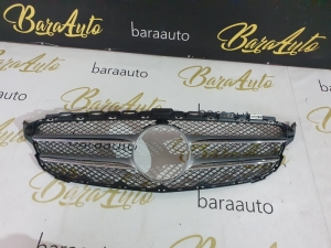 GRILA FATA MERCEDES C W205 MODEL 2015-2019 ORIGINALA  FARA CAMERA